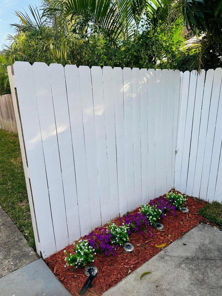 833 Briggs Street Street, West Palm Beach FL 33405 photo 2