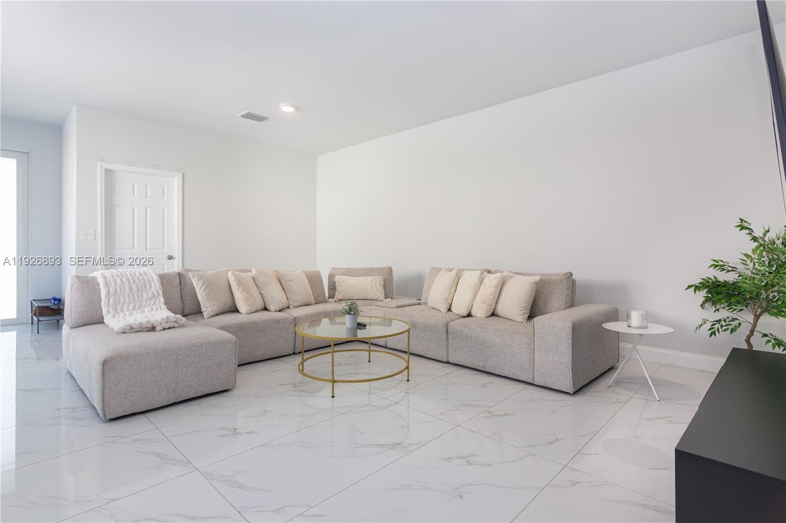 1968 NW 25th Ave, Miami FL 33125 photo 3