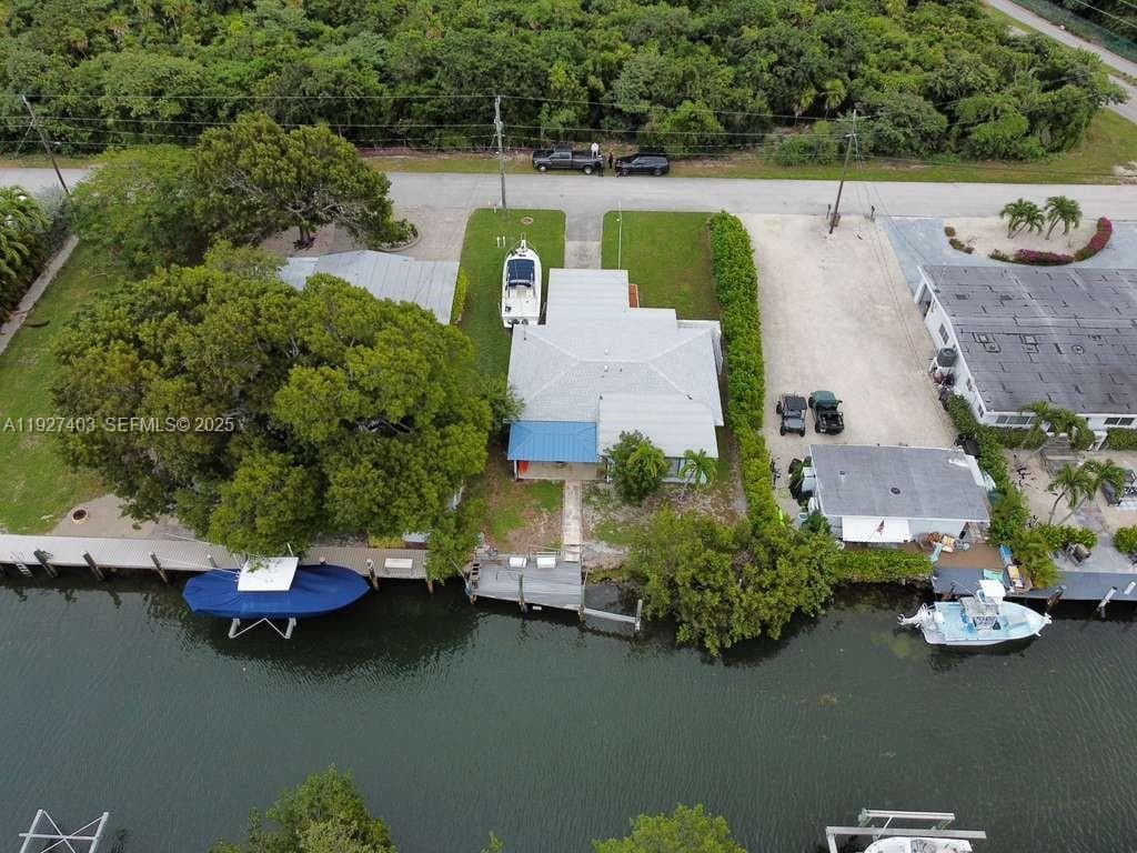 1403 Grouper Dr, Marathon FL 33050 photo 3