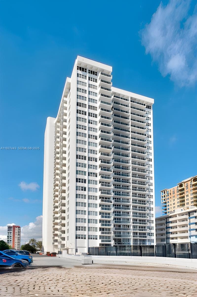 3140 S Ocean Dr # 511, Hallandale Beach FL 33009