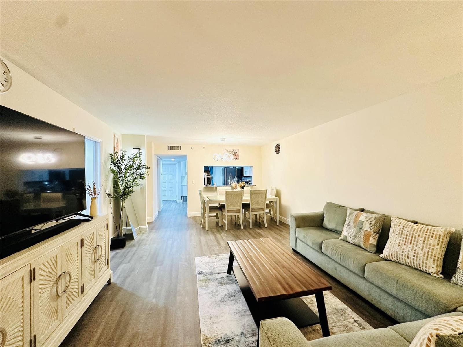 2200 S Cypress Bend Drive # 802, Pompano Beach FL 33069 photo 2