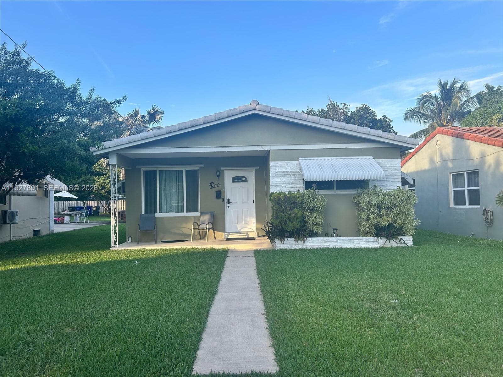 1915 Mayo St, Hollywood FL 33020 photo 2