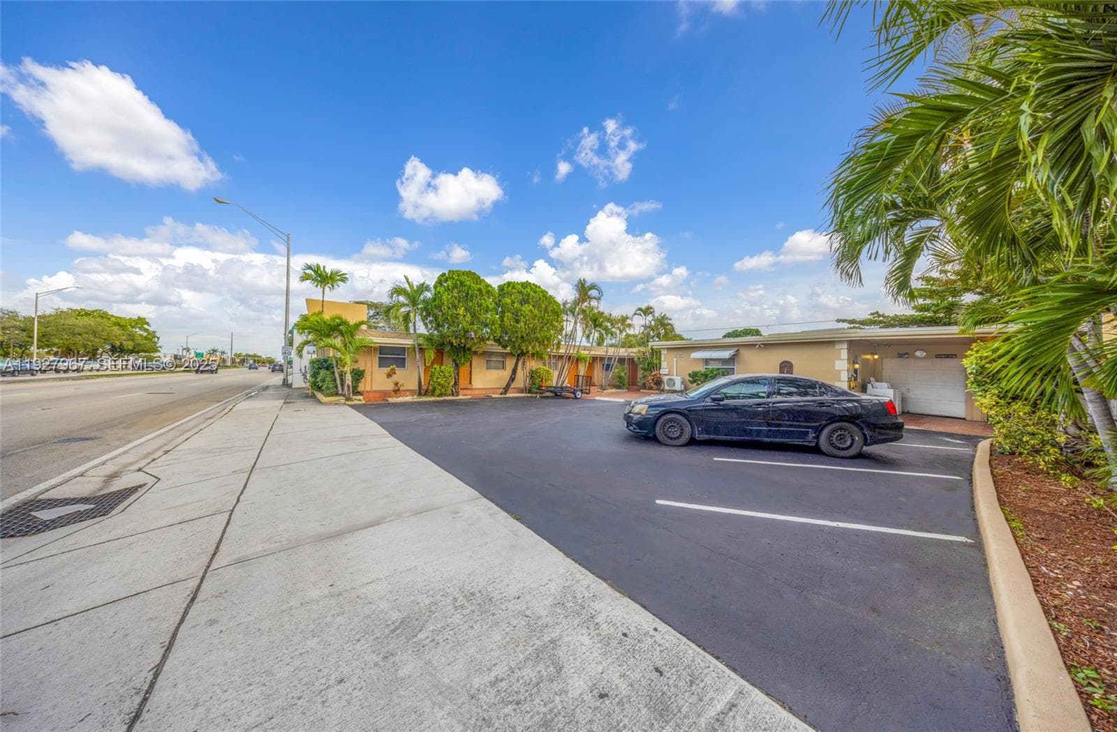 6124 Pembroke Rd, Miramar FL 33023 photo 2