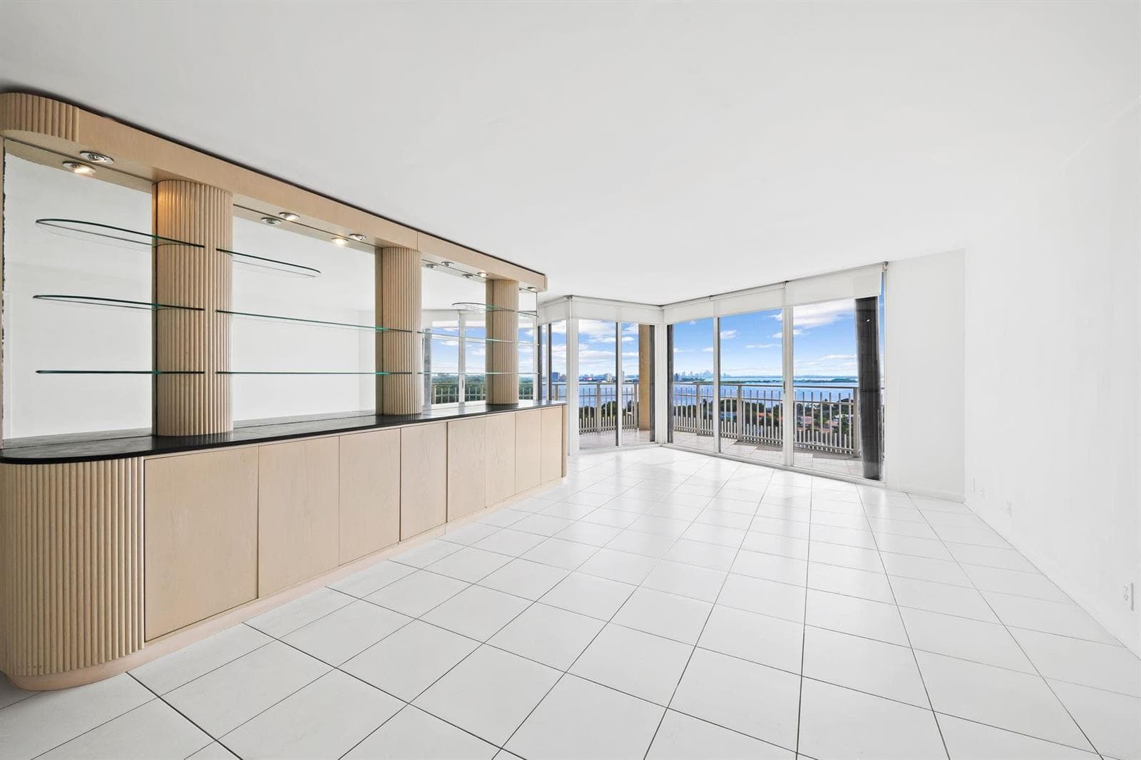 1000 Quayside Terrace # 1606, Miami FL 33138 photo 2