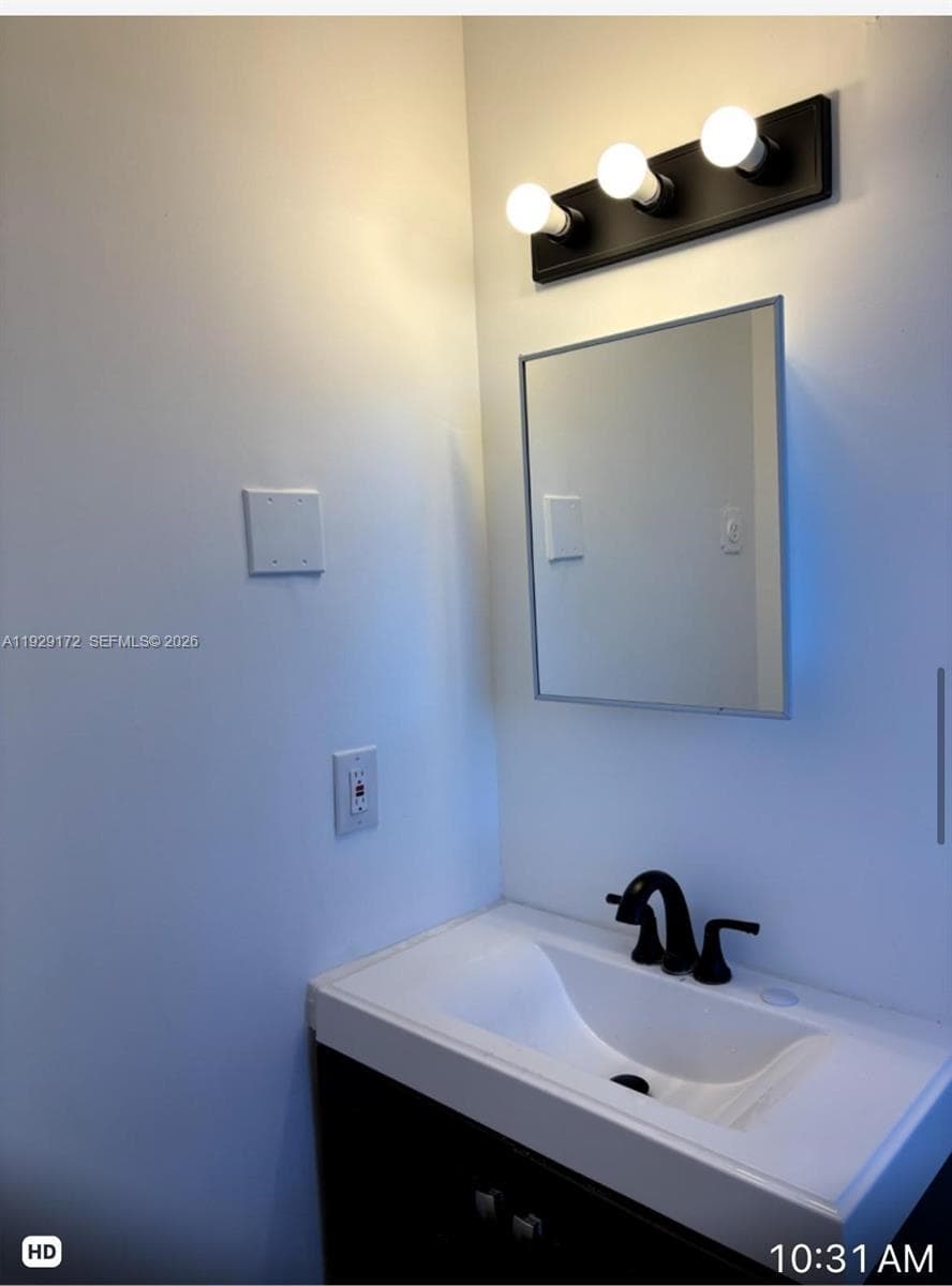2001 N Dixie Hwy # 4, Pompano Beach, FL 33060 photo 4