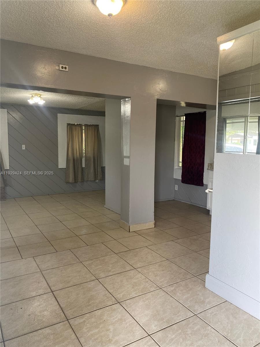 172 NW 29th Ave, Fort Lauderdale FL 33311 photo 2