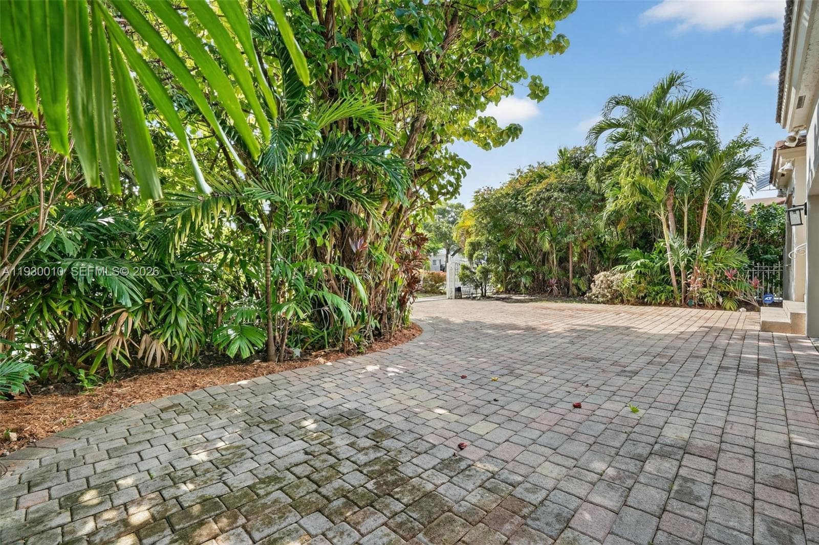 2913 SW 13th St, Miami FL 33145 photo 4
