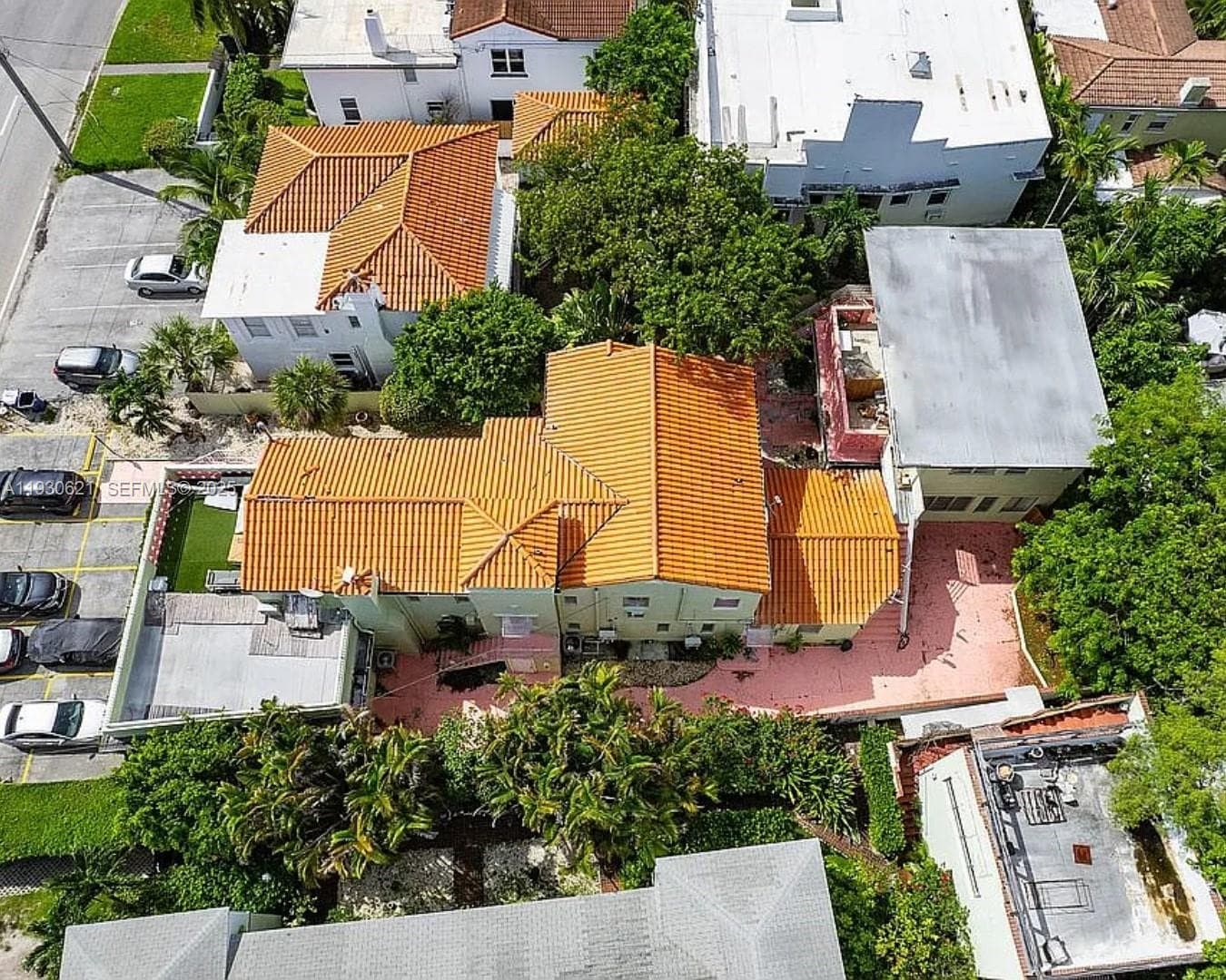 2822 Pine Tree Dr, Miami Beach FL 33140 photo 3