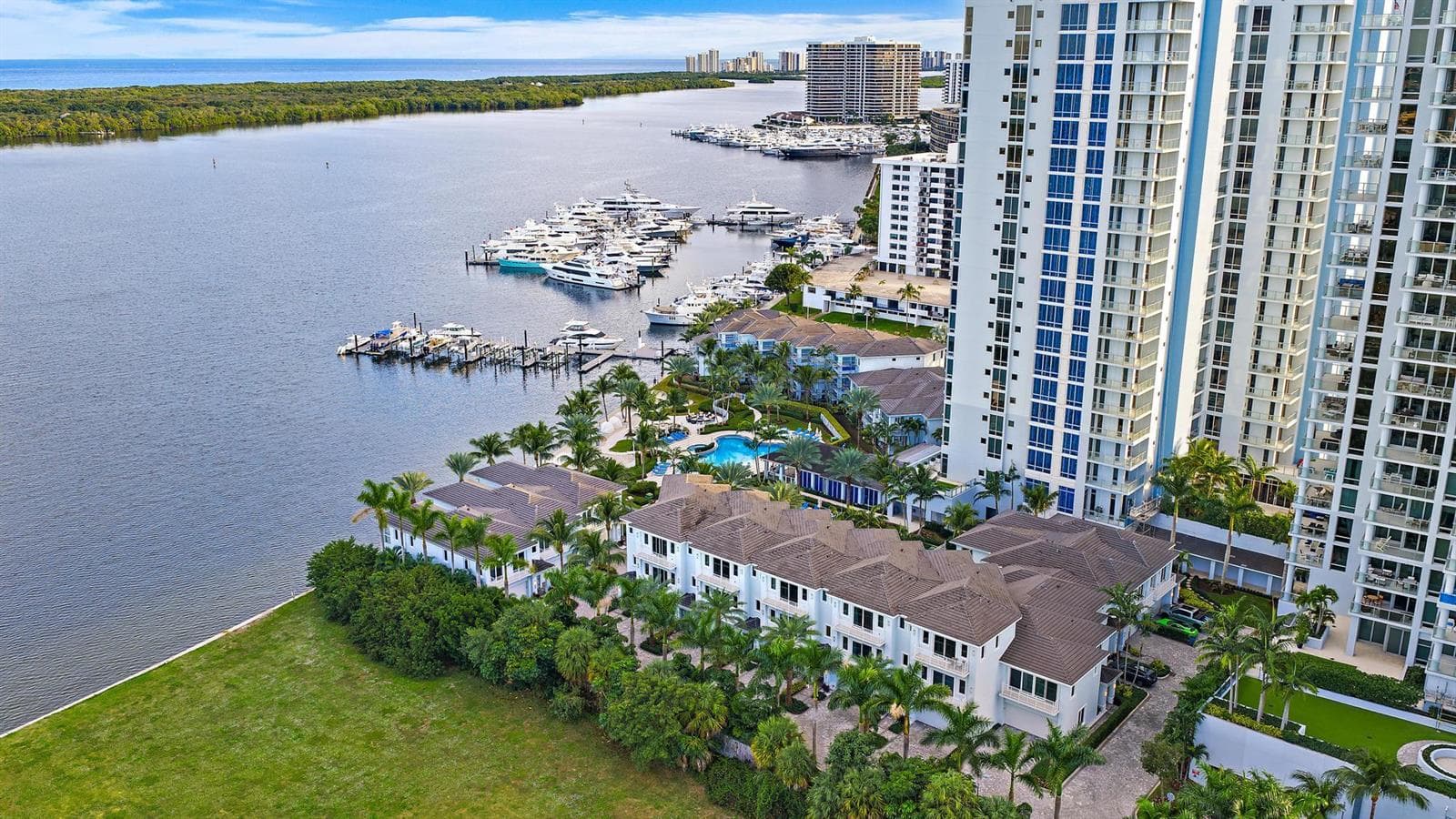 112 Water Club Court N, North Palm Beach FL 33408 photo 2