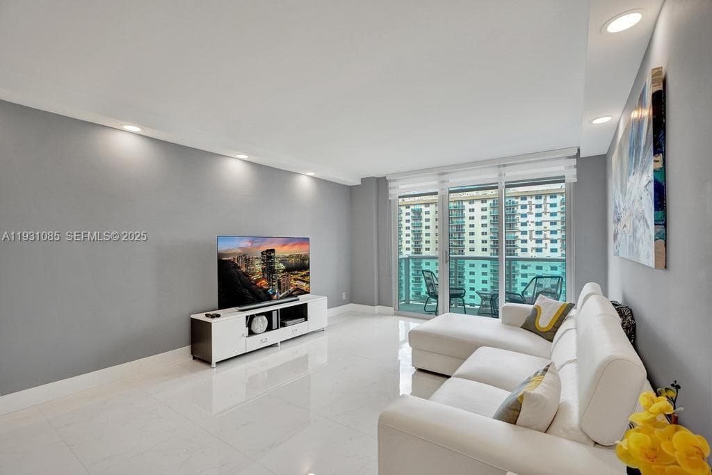 19380 Collins Ave # 1104, Sunny Isles Beach FL 33160 photo 3