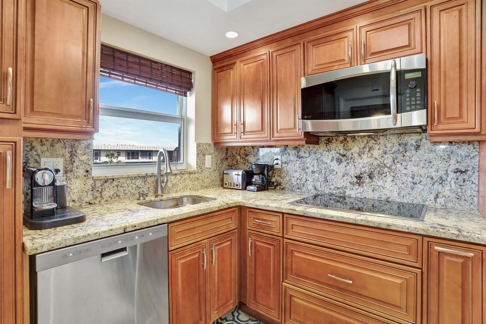 806 SE 7th Street # 403, Deerfield Beach FL 33441