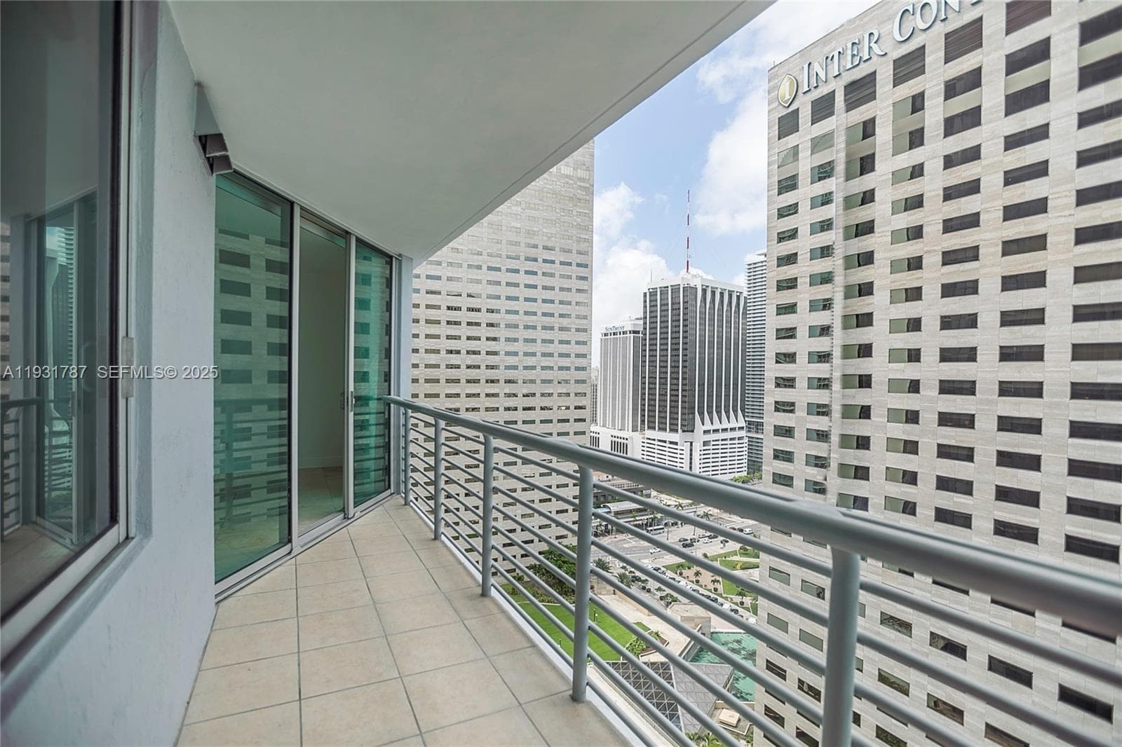 335 S Biscayne Blvd # 2710, Miami FL 33131 photo 2