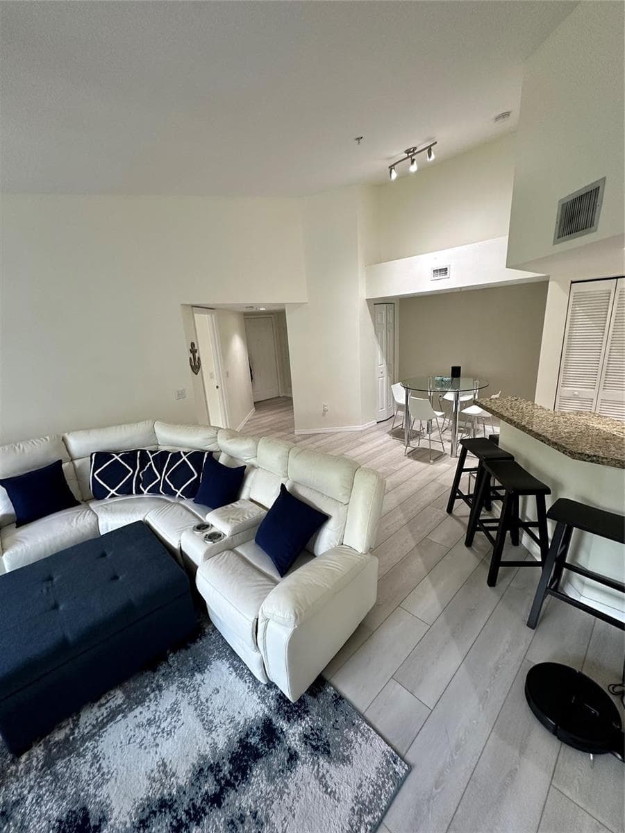 2131 SE 10th Avenue # 1120, Fort Lauderdale FL 33316 photo 2