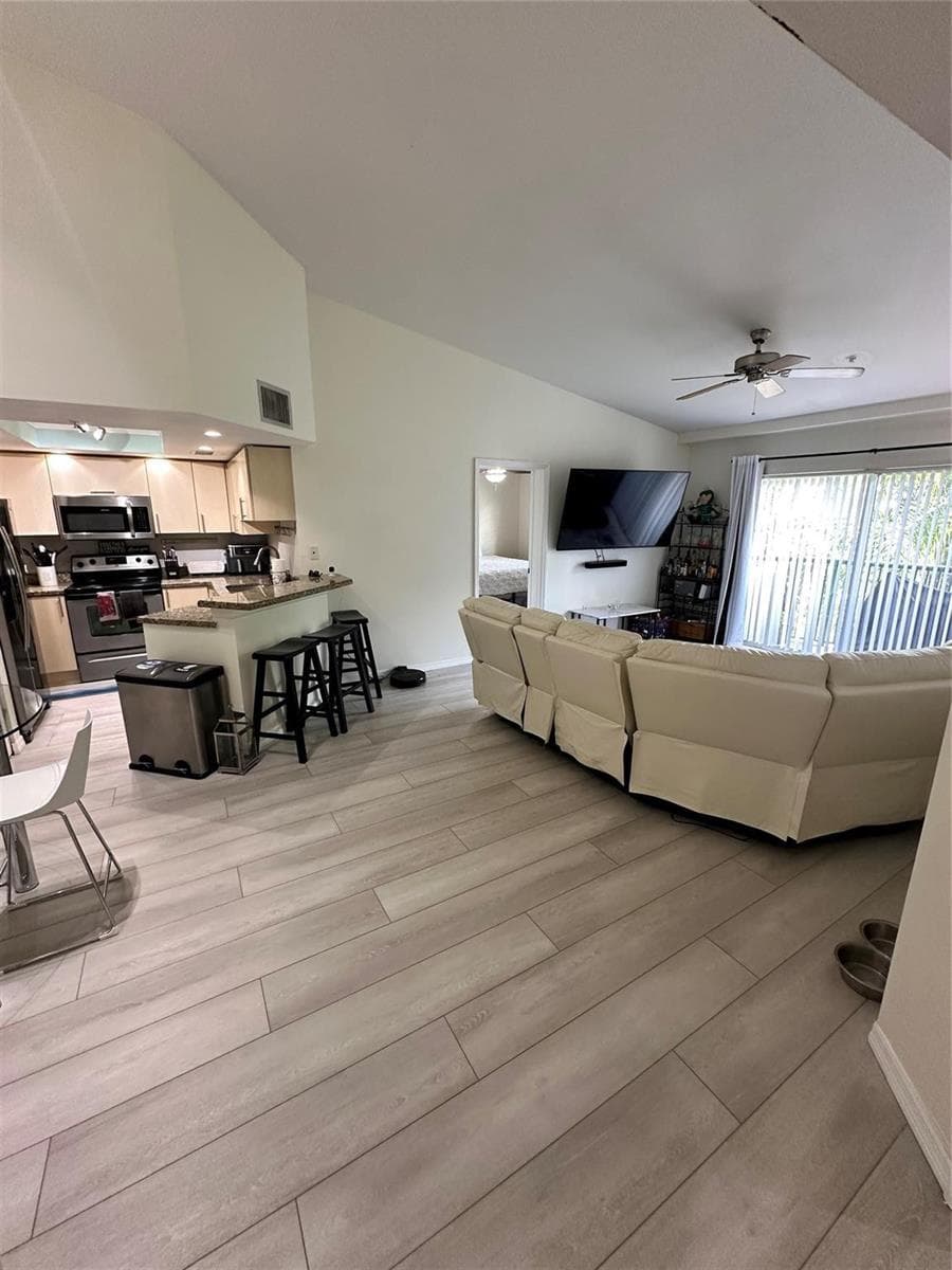 2131 SE 10th Avenue # 1120, Fort Lauderdale FL 33316 photo 3