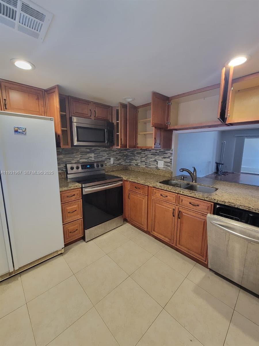 4321 NW 9th Ave # 102, Deerfield Beach FL 33064 photo 3