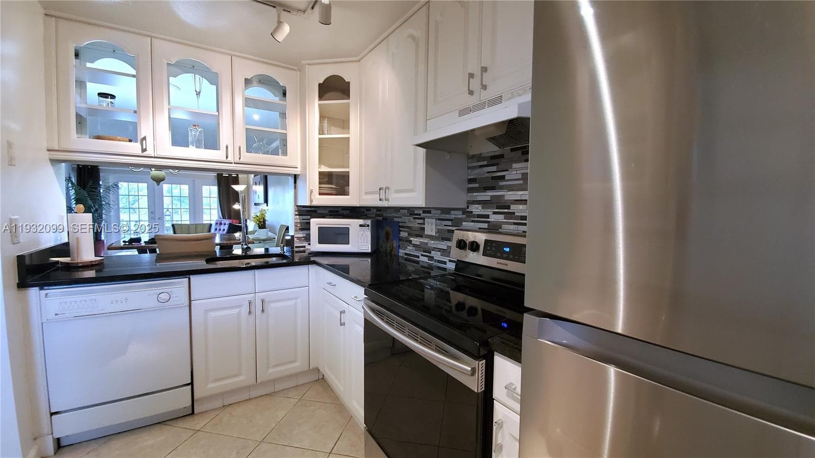 470 Paradise Isle Blvd # 309, Hallandale Beach FL 33009 photo 5