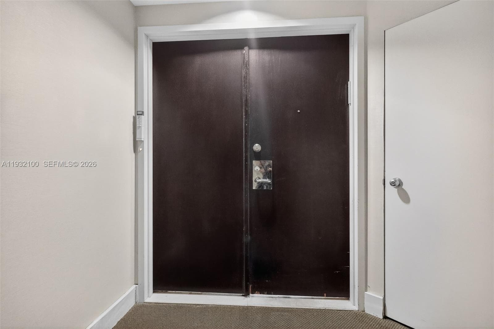 1000 Island Blvd, Aventura FL 33160 photo 3