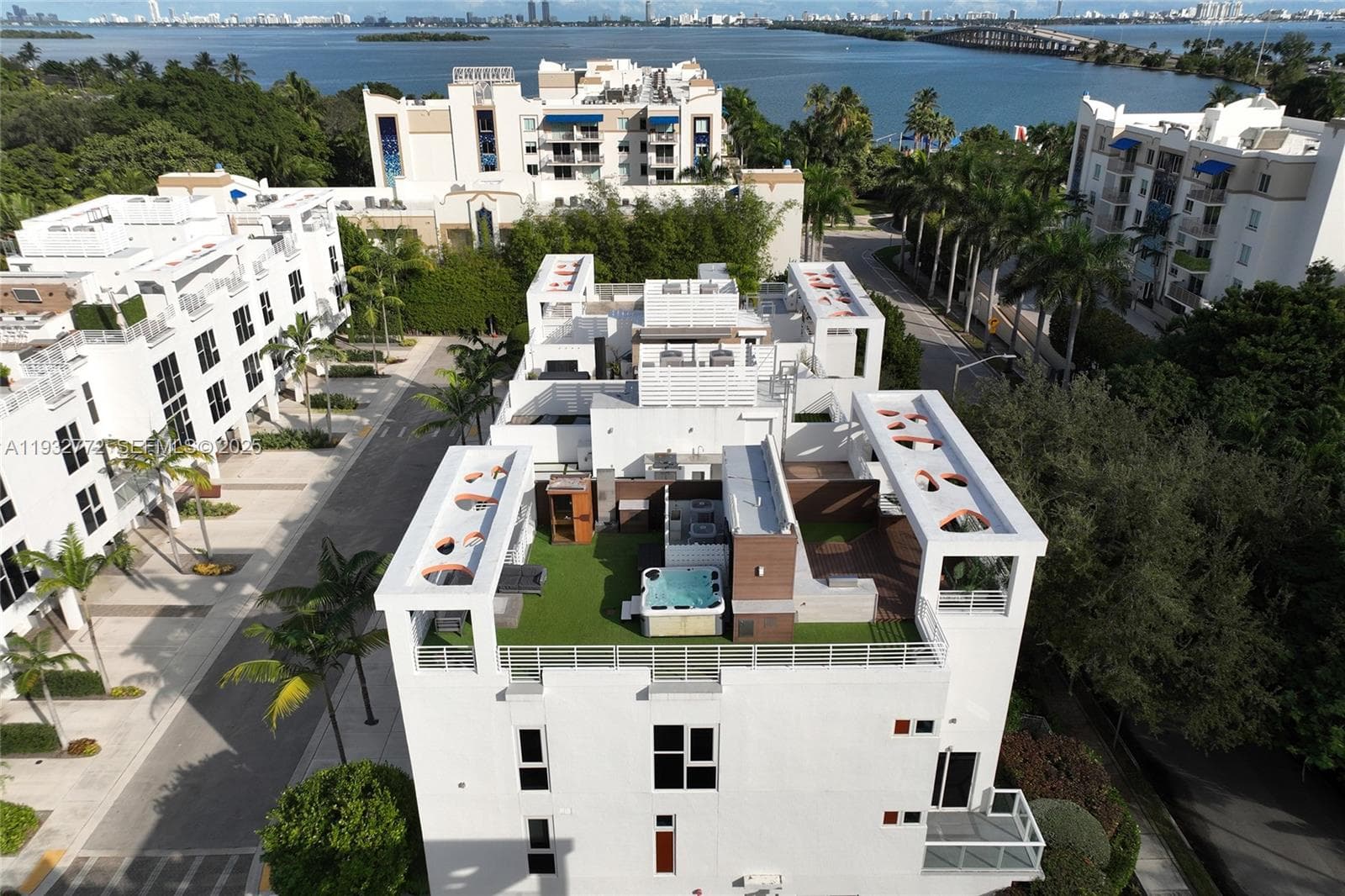 455 NE 39th St # 202, Miami FL 33137 photo 2