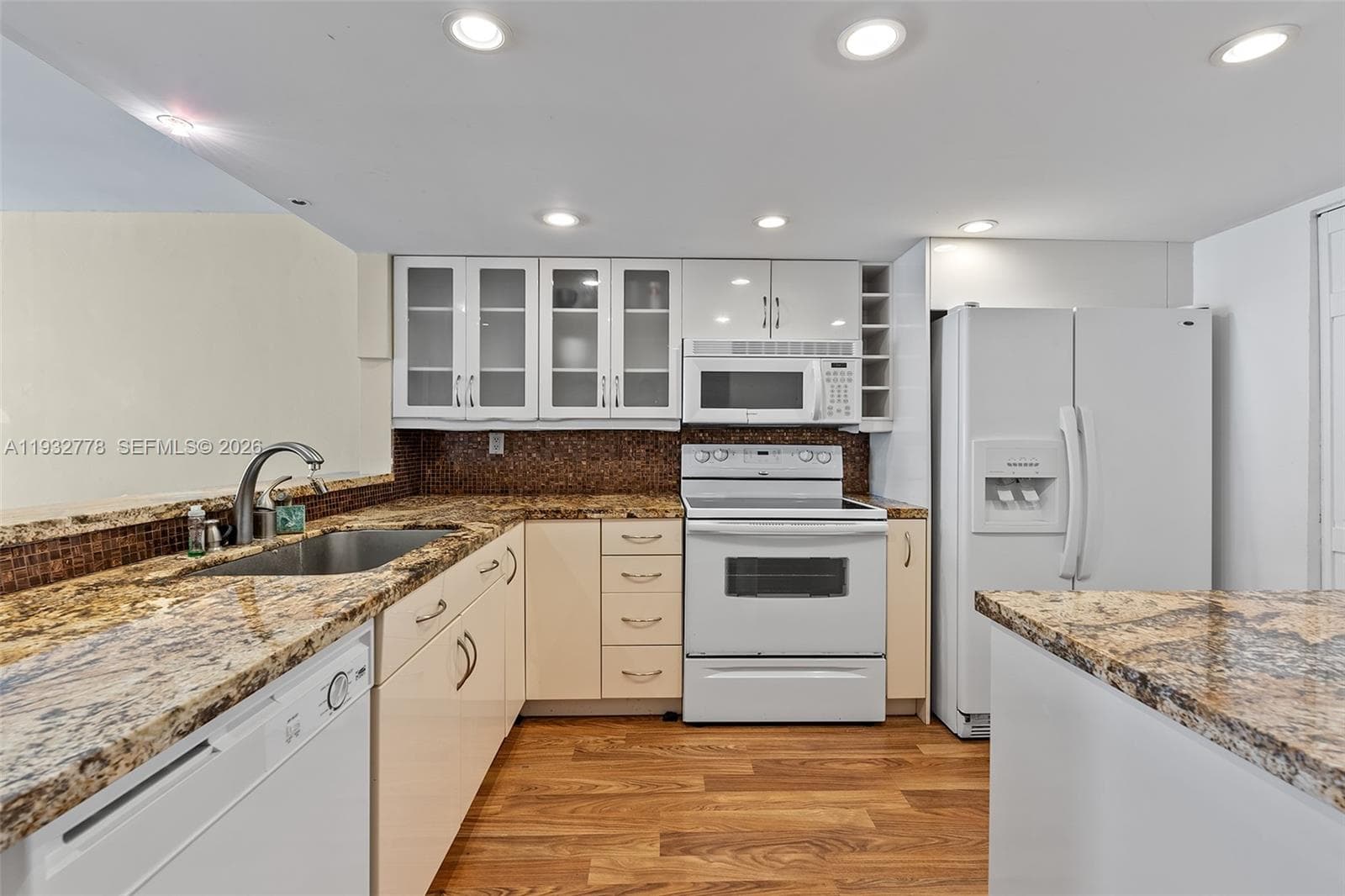 555 NE 15th St # 14G, Miami FL 33132 photo 3