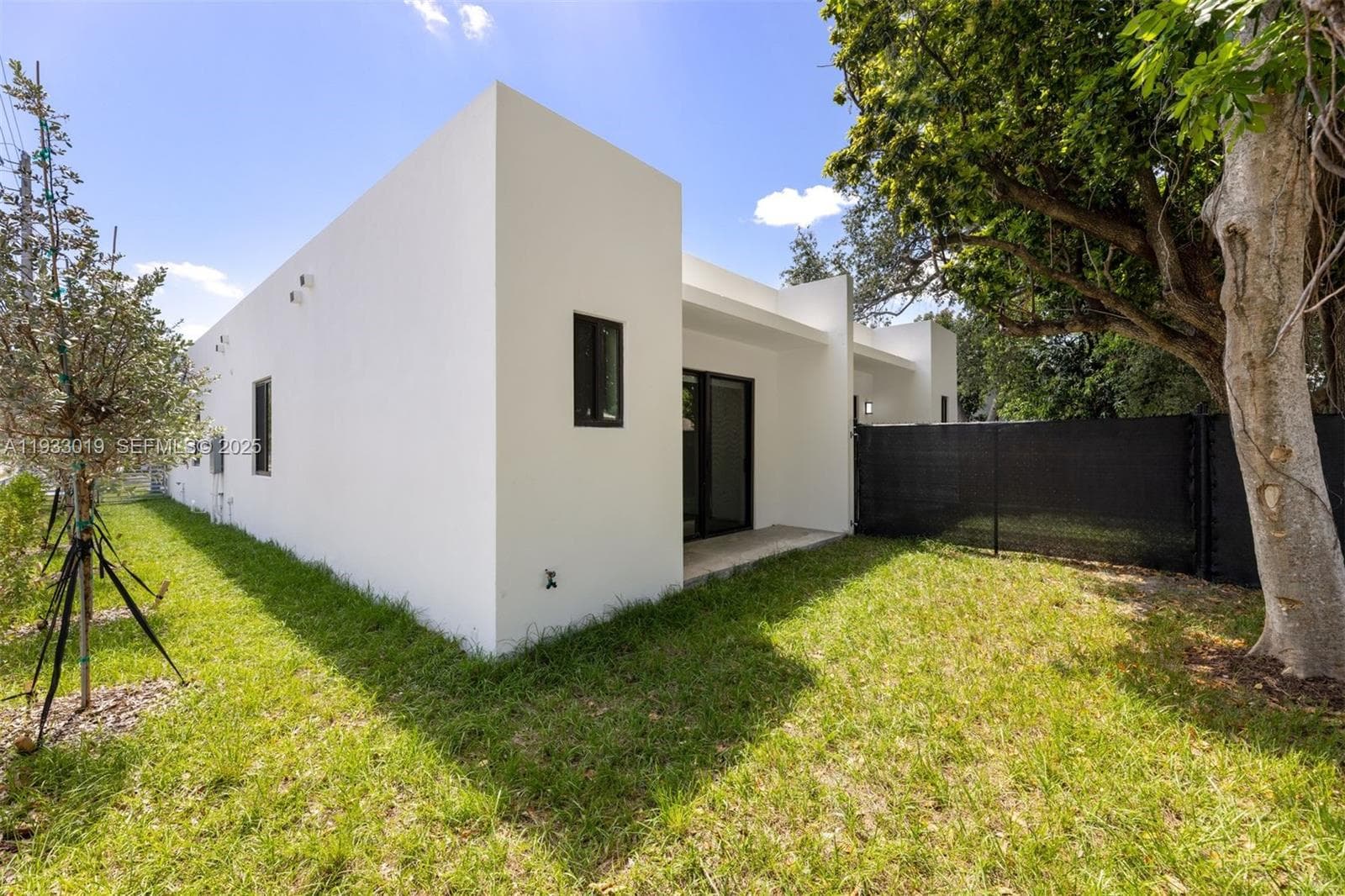 6852-6850 NW 4th AVE, Miami FL 33150 photo 3