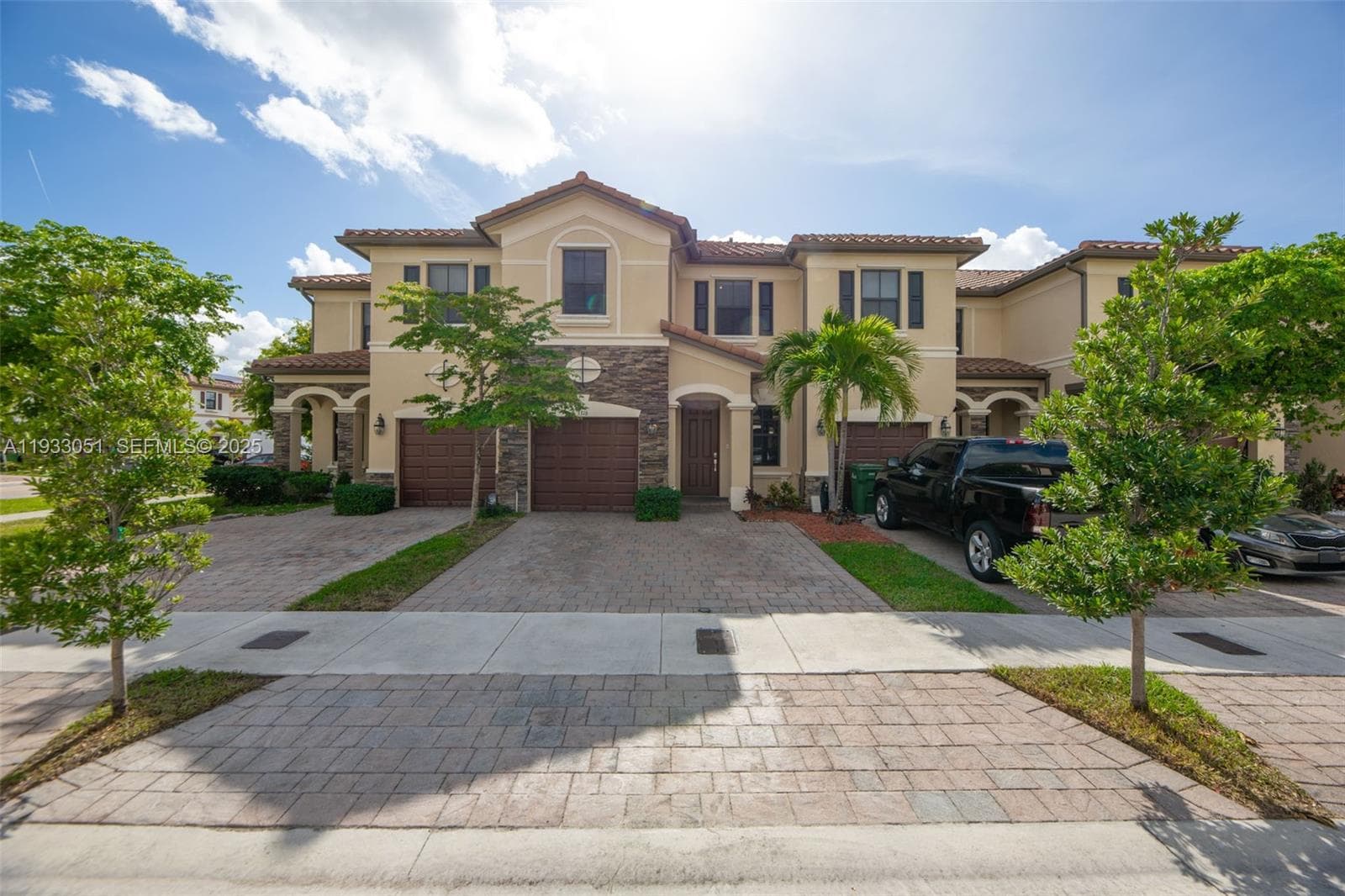 3316 W 91st Ter, Hialeah FL 33018 photo 2