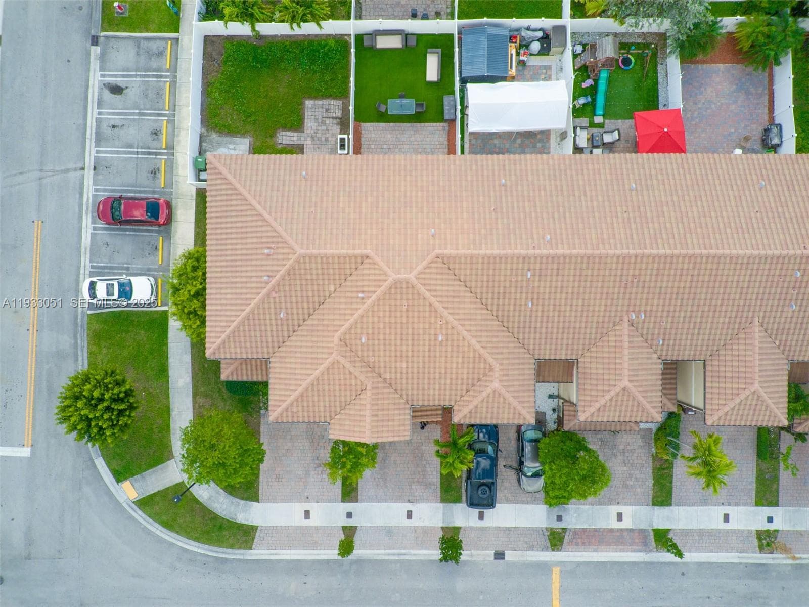 3316 W 91st Ter, Hialeah FL 33018 photo 5