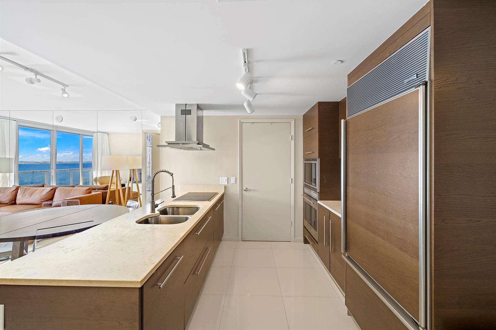 495 Brickell Avenue # 911, Miami FL 33131 photo 2