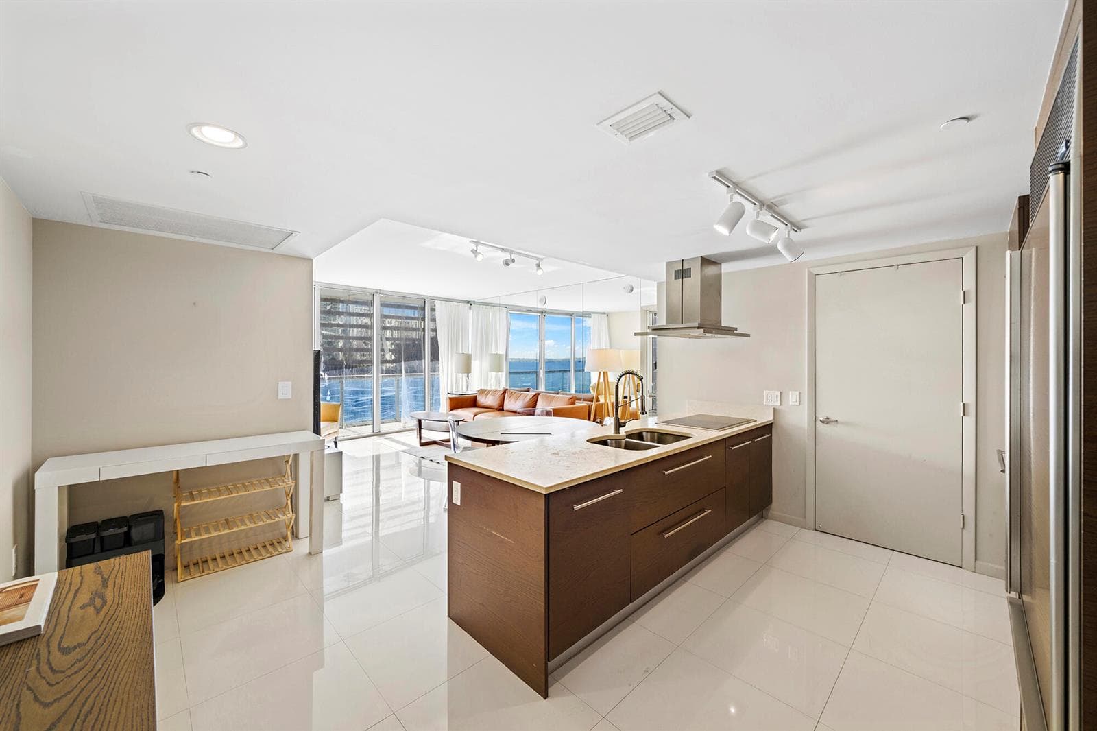 495 Brickell Avenue # 911, Miami FL 33131 photo 4