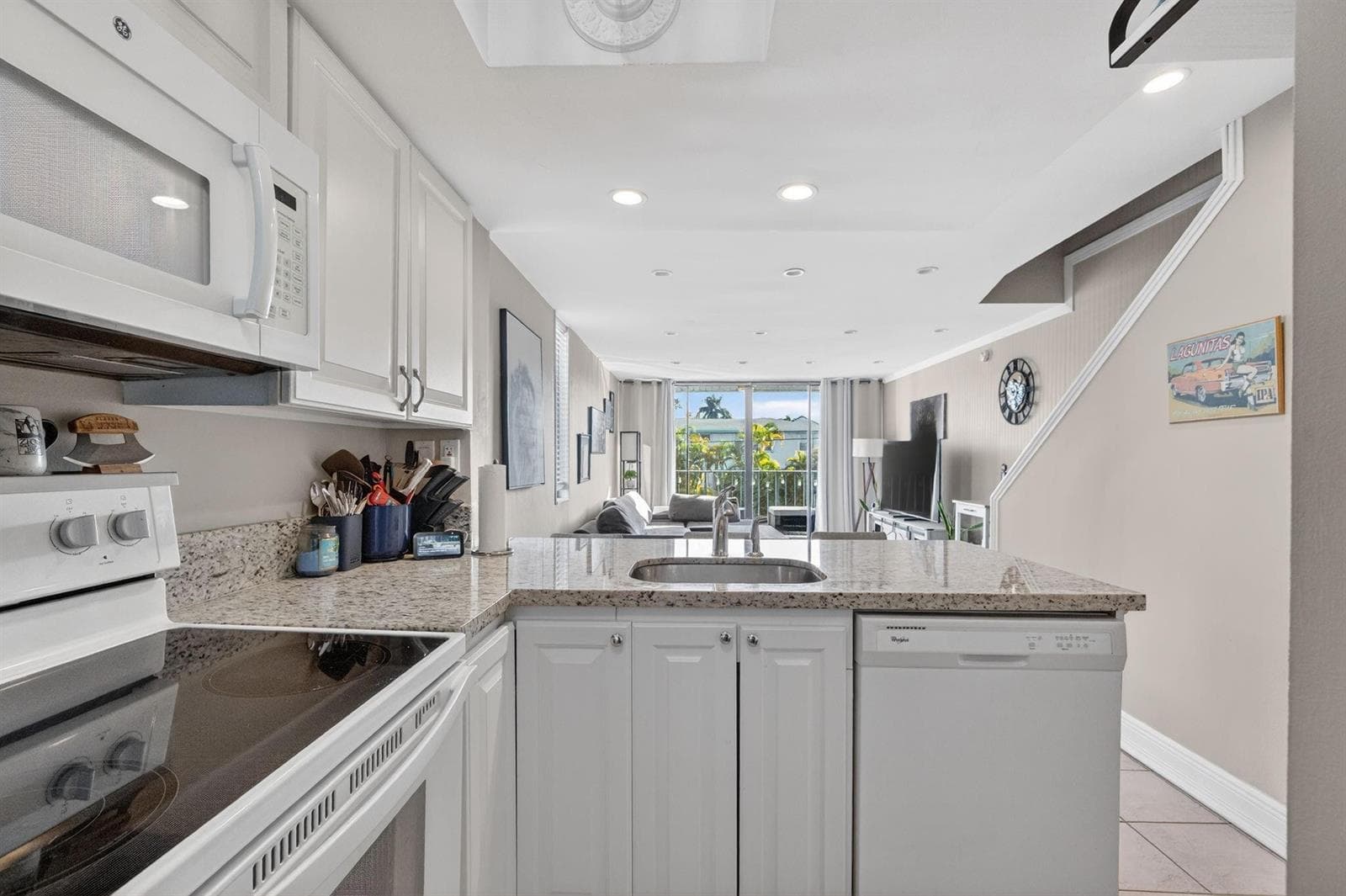 1531 SE 15th # 6, Fort Lauderdale FL 33316 photo 2