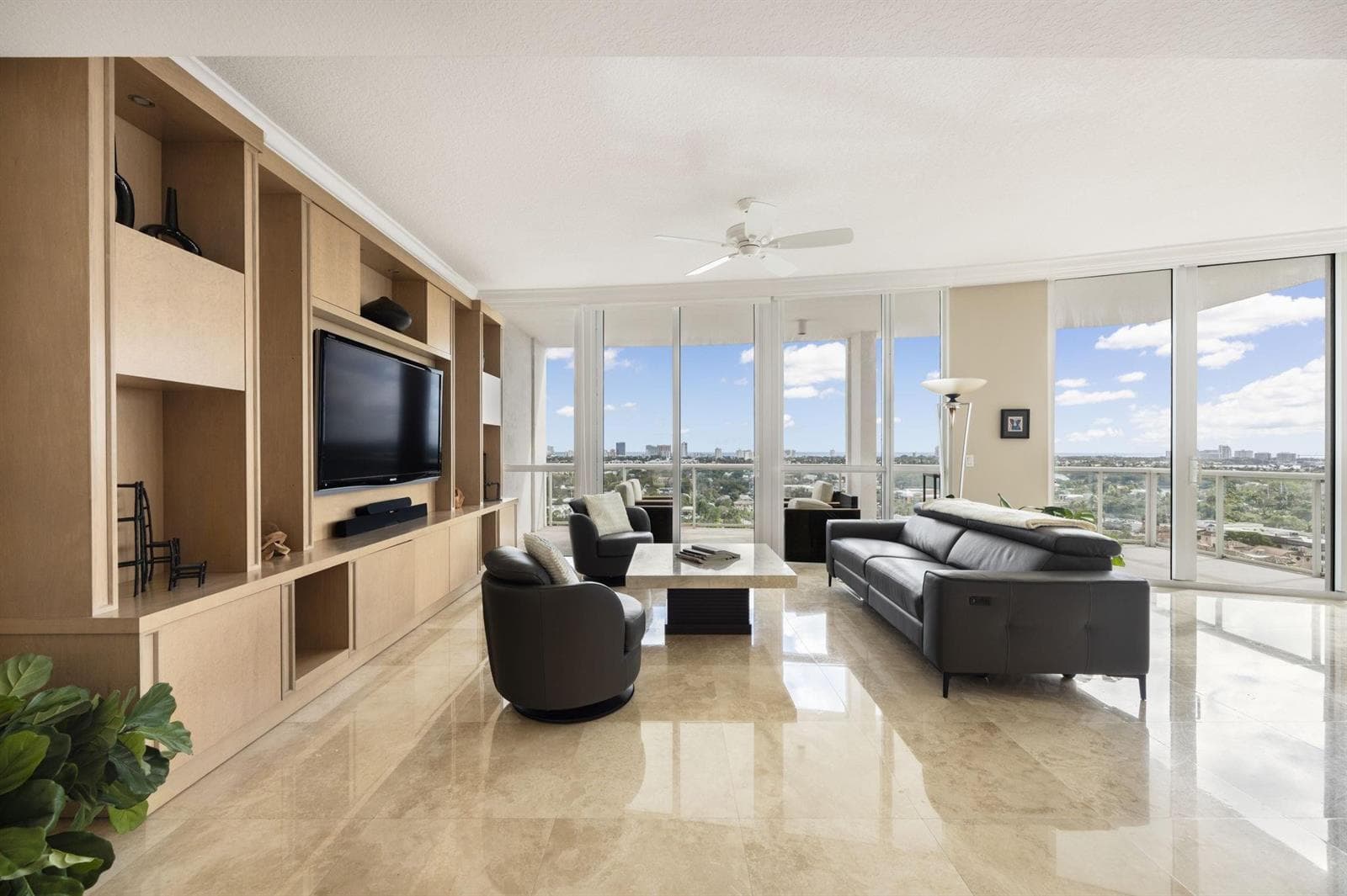 111 SE 8th Avenue # 1701, Fort Lauderdale FL 33301 photo 2