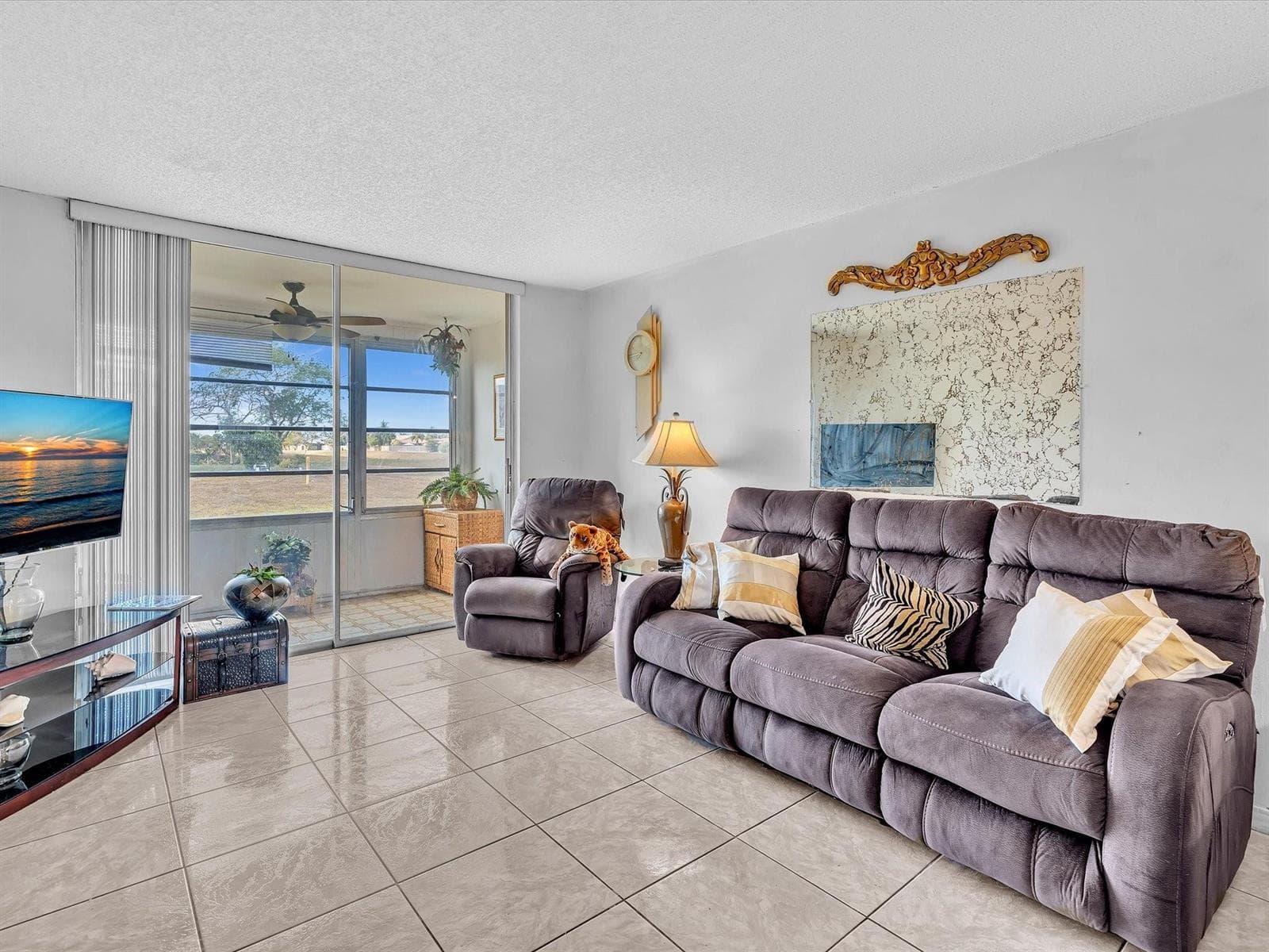 9041 Sunrise Lakes Boulevard # 113, Sunrise FL 33322 photo 2