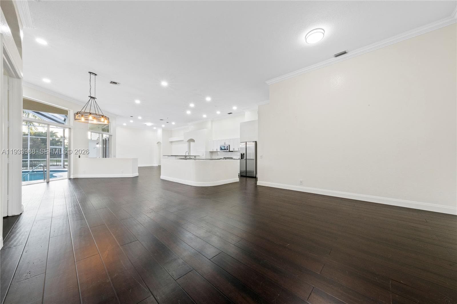 2893 Oakbrook Dr, Weston FL 33332 photo 2