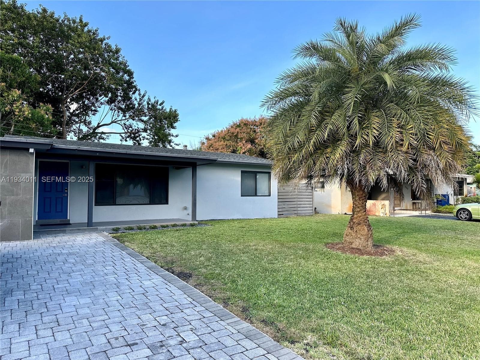 513 NW 30th St, Wilton Manors FL 33311 photo 2