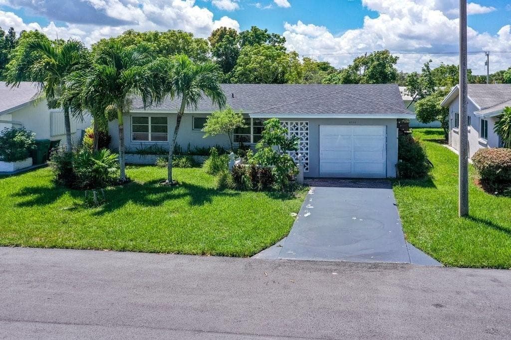 6708 NW 57th Drive, Tamarac FL 33321