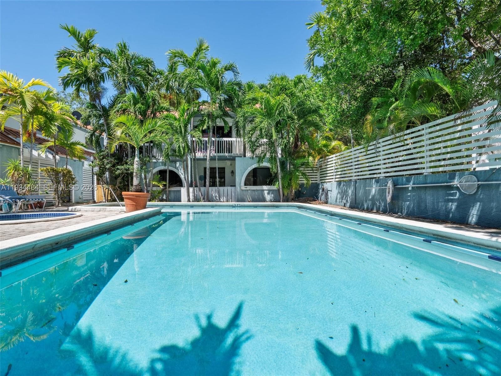 515 NE 38th St # 10, Miami FL 33137 photo 2