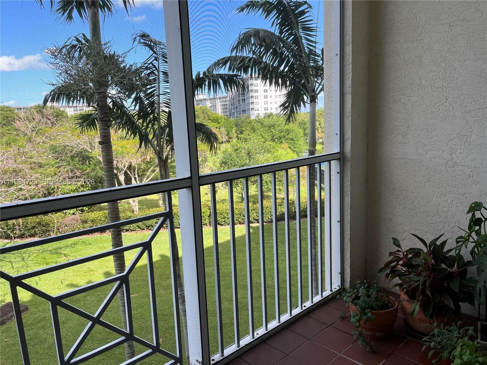 3500 Oaks Clubhouse Dr # 308, Pompano Beach FL 33069 photo 4