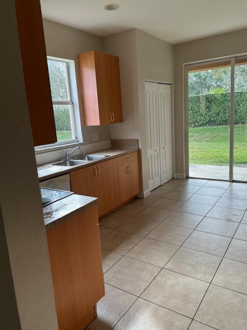 1008 NE 39th Avenue, Homestead FL 33033 photo 5
