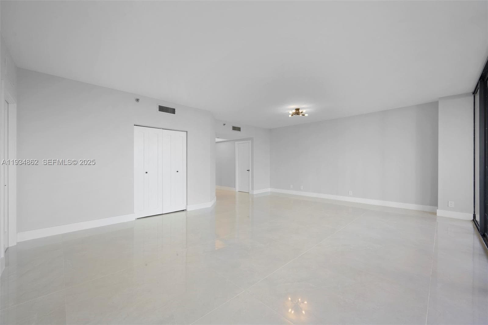 20281 E Country Club Dr # 501, Aventura FL 33180 photo 3