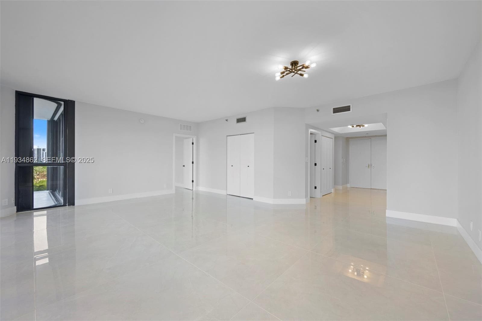 20281 E Country Club Dr # 501, Aventura FL 33180 photo 4