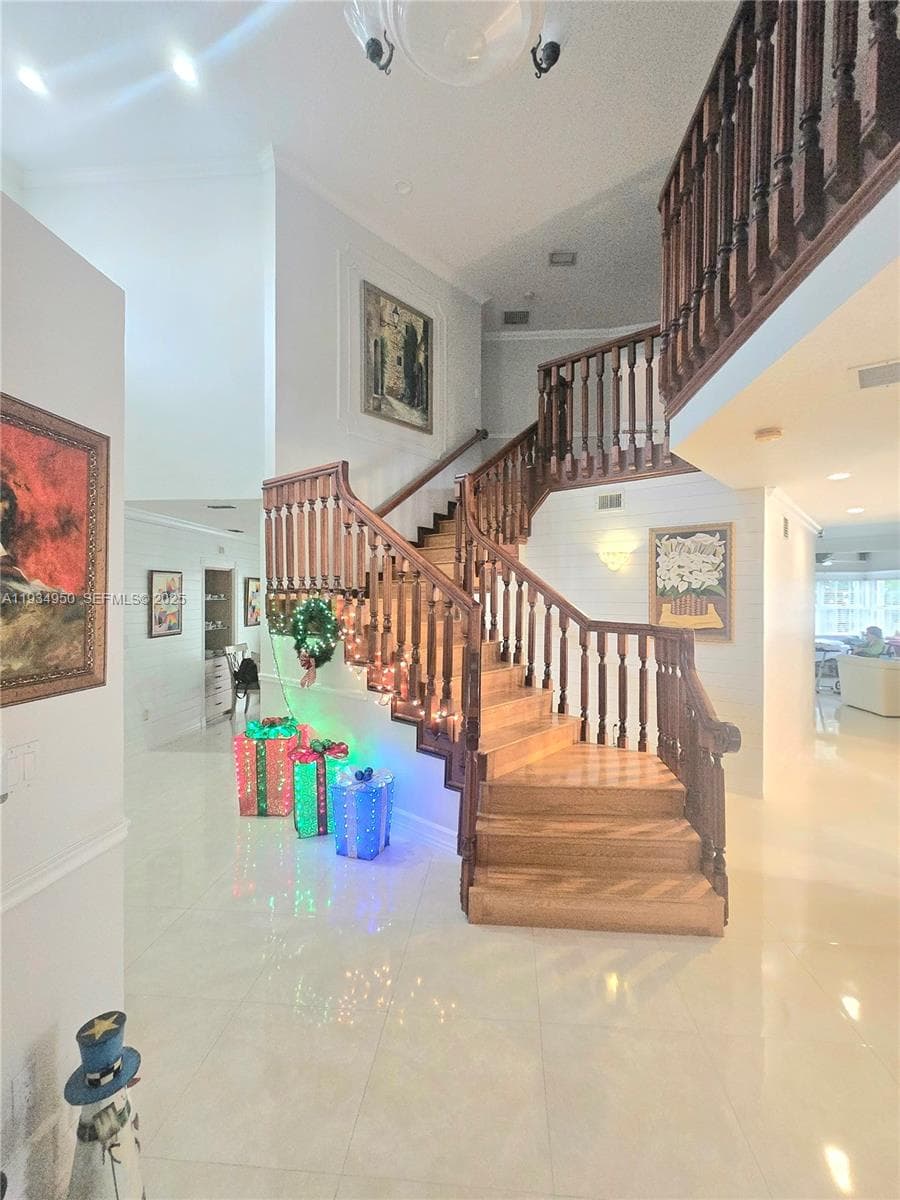 16422 NW 83rd Pl, Miami Lakes FL 33016 photo 4