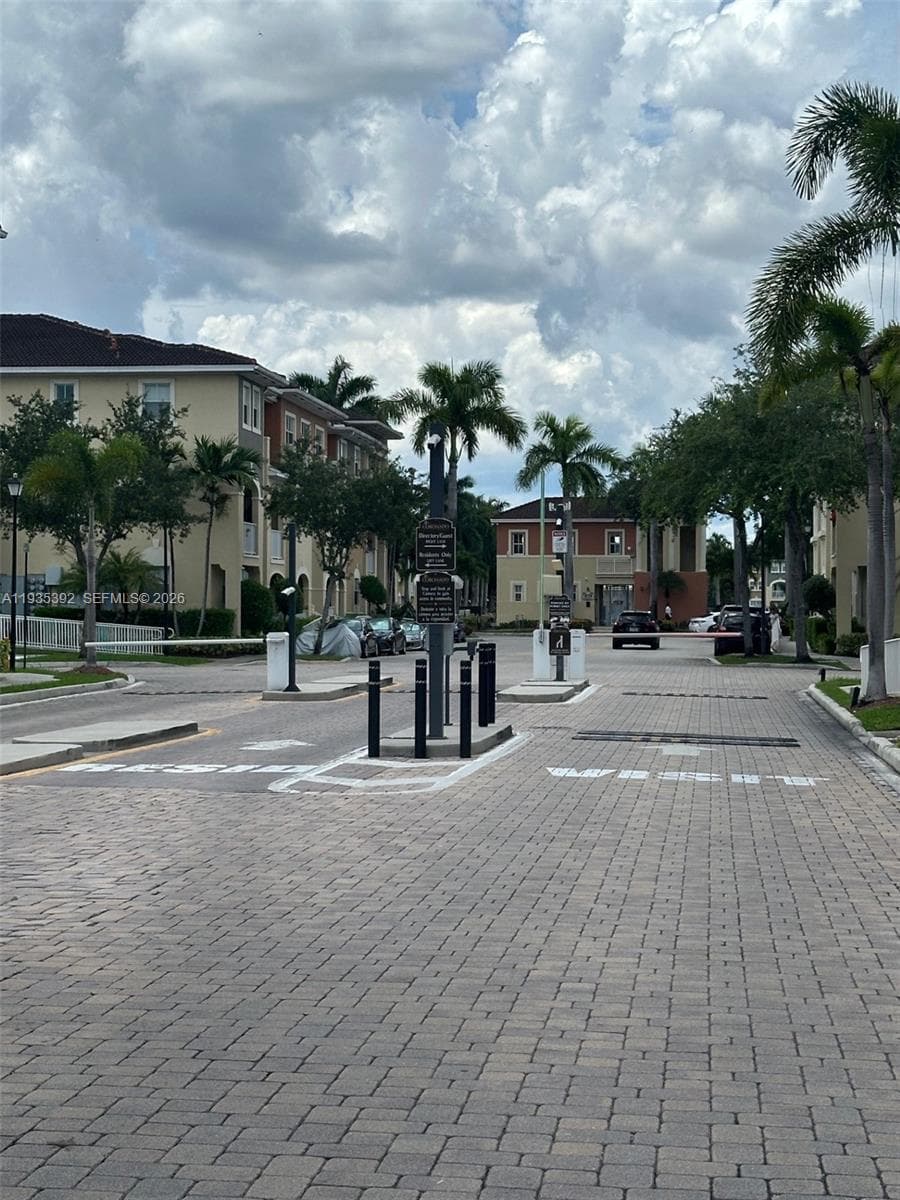 10800 NW 88th Ter # 213, Doral FL 33178 photo 2