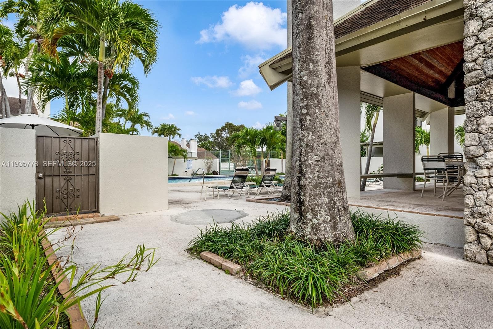7075 SW 67th Ave # 14, South Miami FL 33143 photo 3