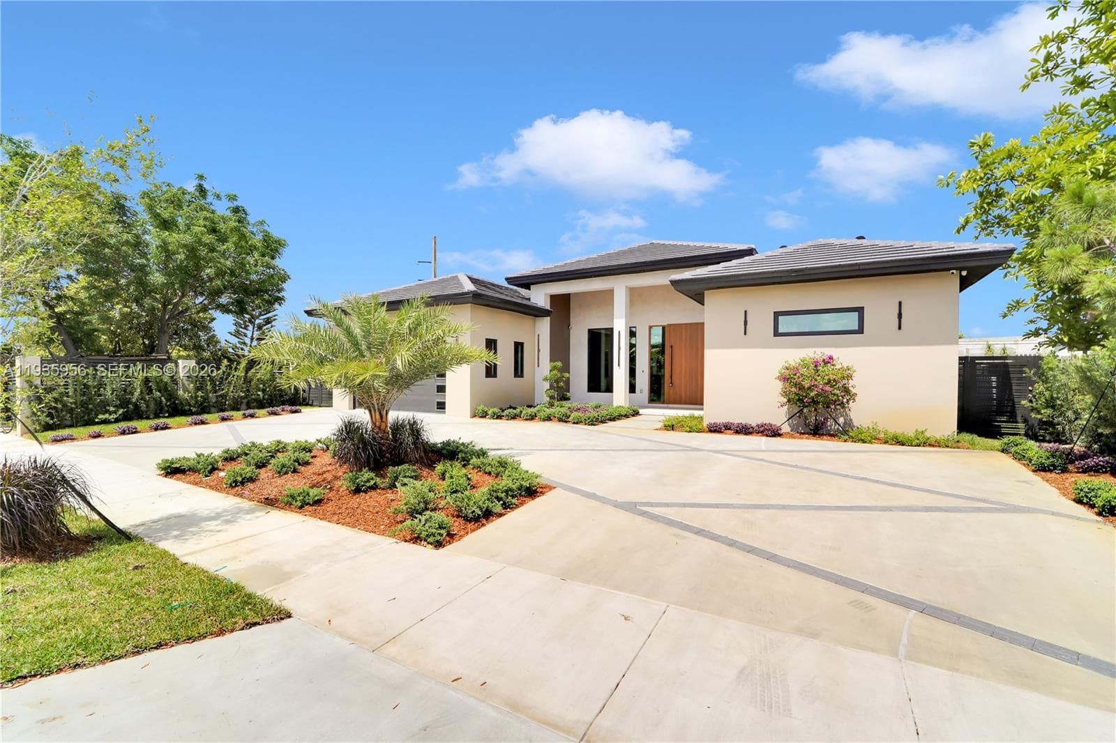 1130 SW 86th Ct, Miami FL 33144 photo 4