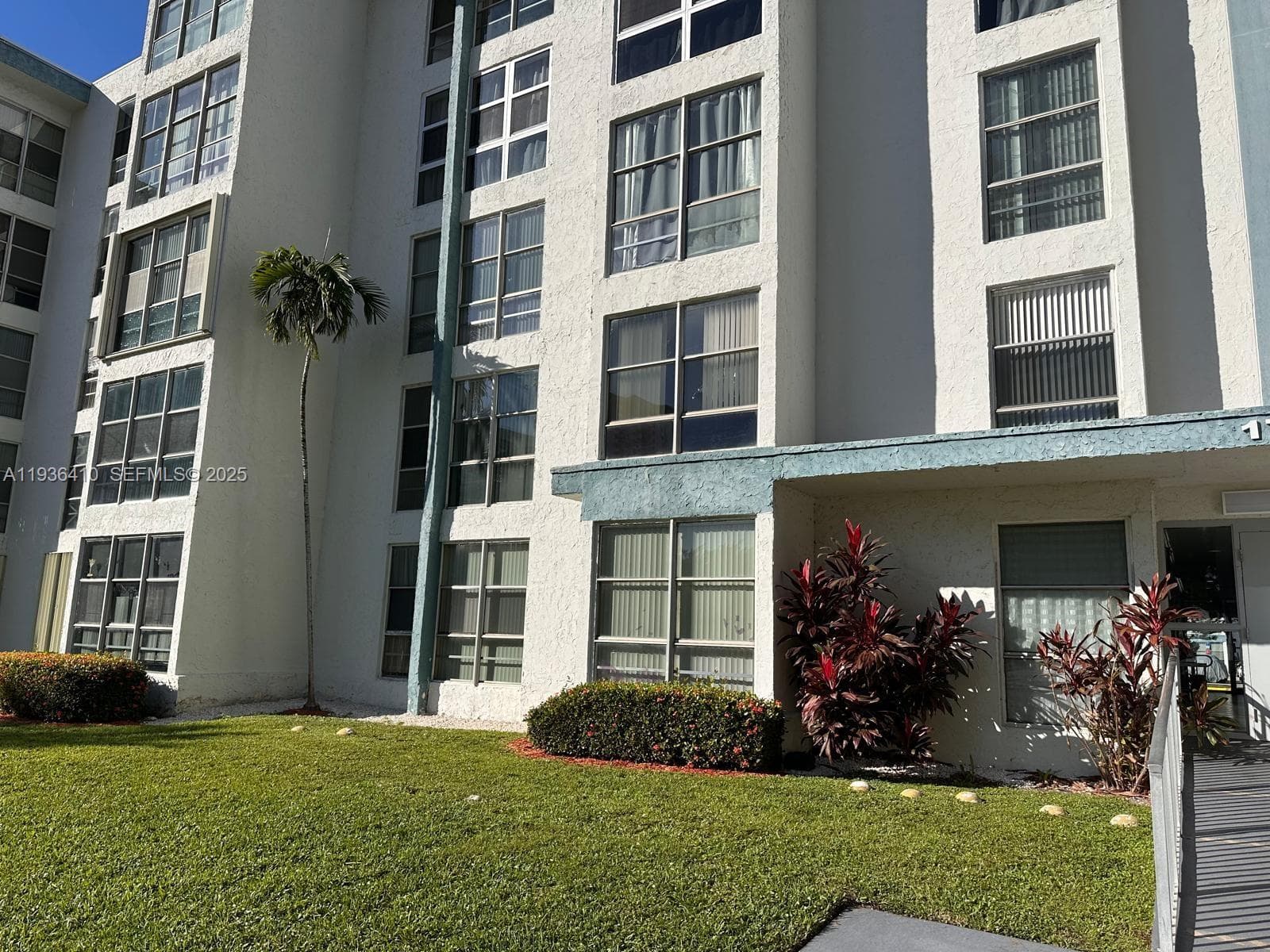 17560 Atlantic Blvd # 109, Sunny Isles Beach FL 33160 photo 2