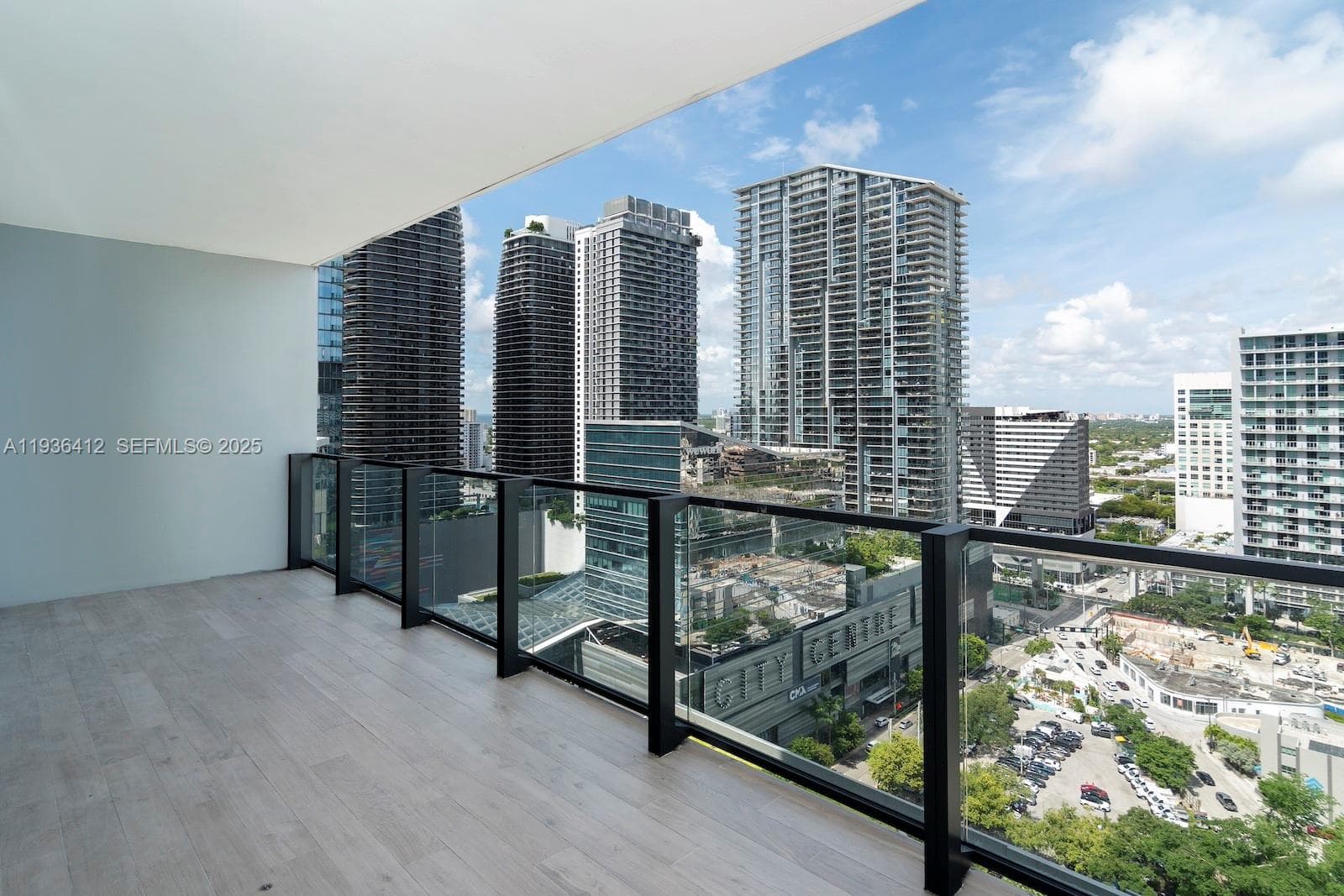 68 SE 6th St # 2010, Miami FL 33131 photo 2