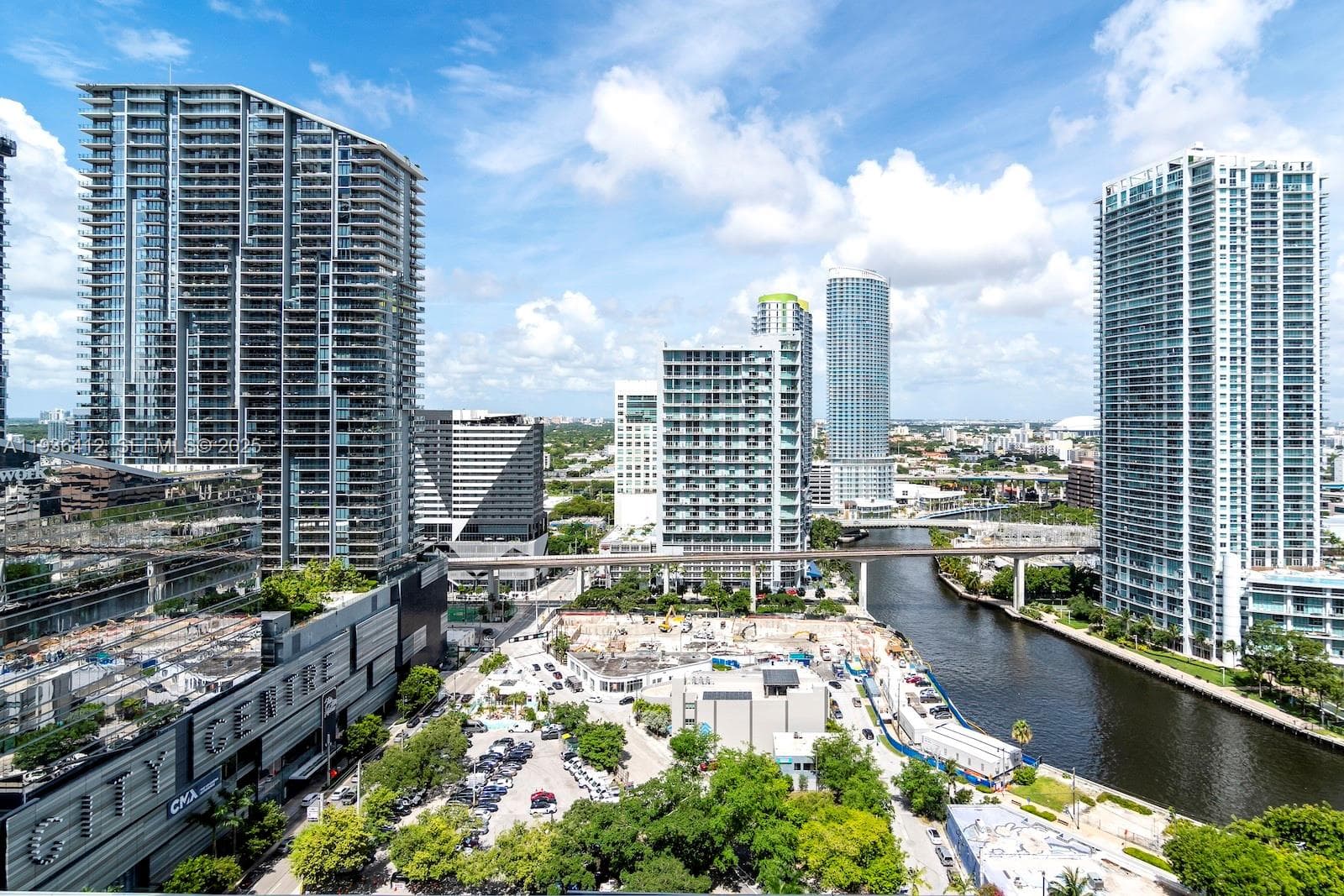 68 SE 6th St # 2010, Miami FL 33131 photo 4