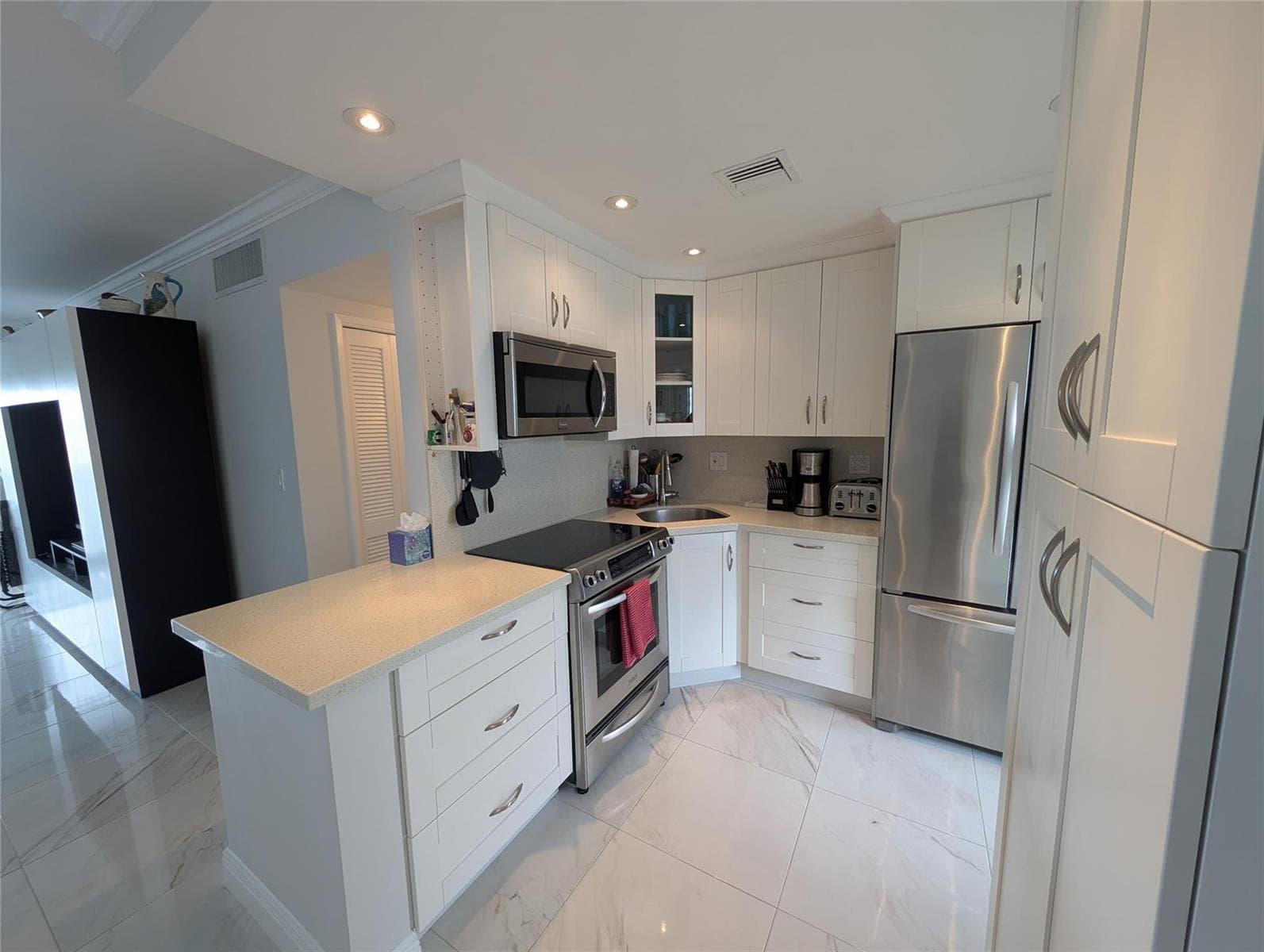 3209 S Ocean Drive # 4E, Hallandale Beach FL 33009 photo 4