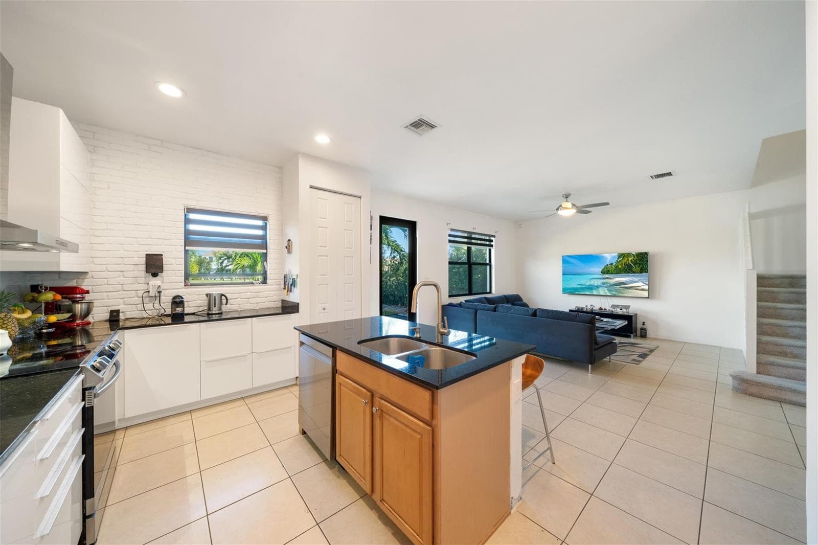 631 NE 191st Terrace, Miami FL 33179 photo 3