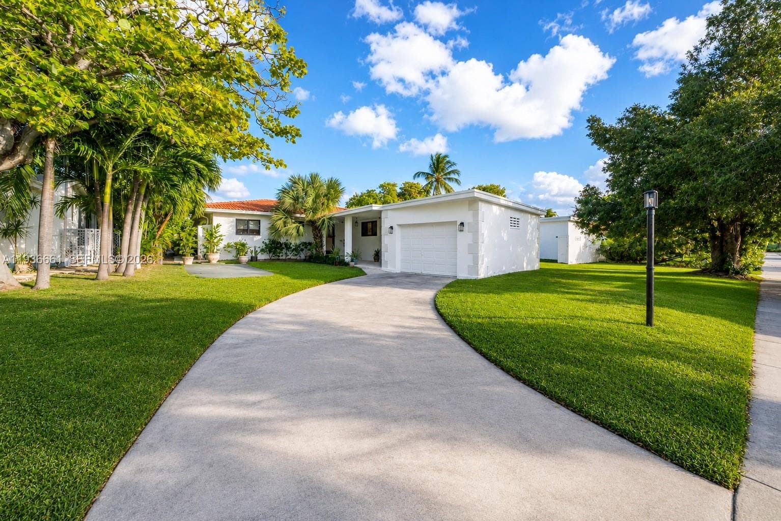 7517 Cutlass Ave, North Bay Village FL 33141 photo 2