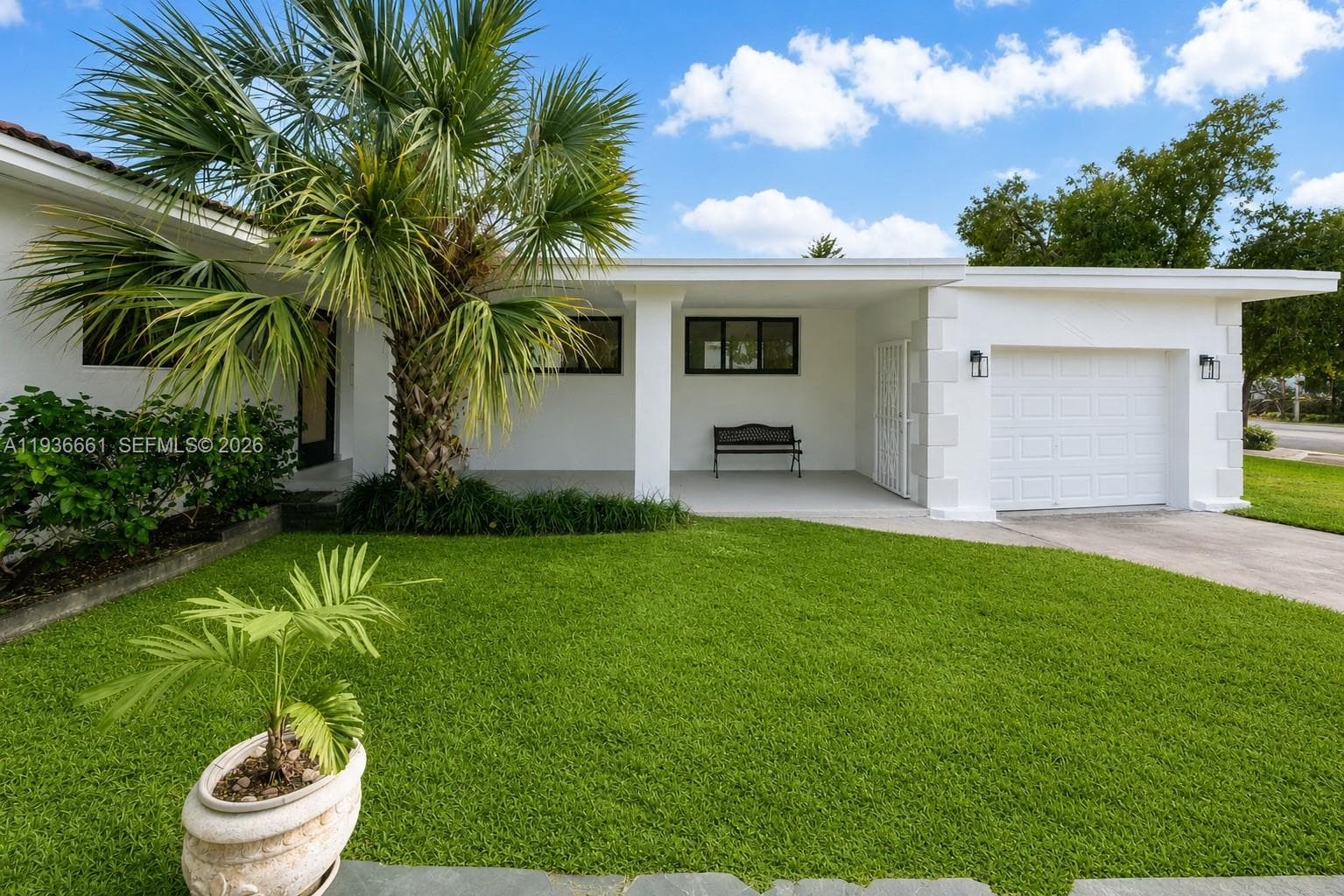 7517 Cutlass Ave, North Bay Village FL 33141 photo 3
